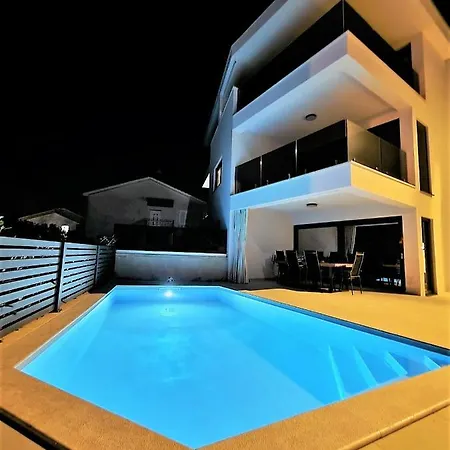 Luxury Apartment Marco Polo With A Private Swimming Pool With Salt Sea Water Punat Exterior photo