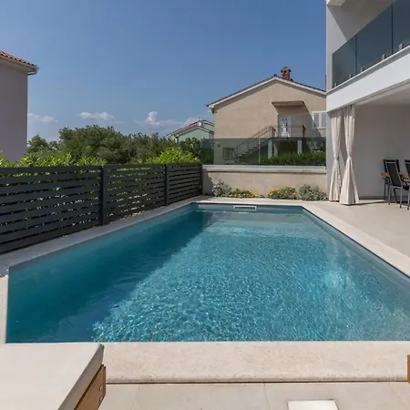 Luxury Apartment Marco Polo With A Private Swimming Pool With Salt Sea Water Punat Exterior photo