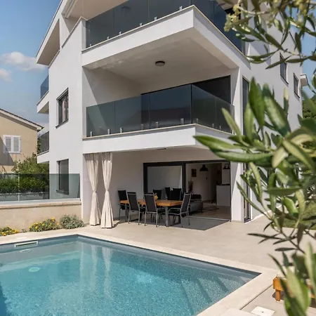 Luxury Apartment Marco Polo With A Private Swimming Pool With Salt Sea Water Punat Exterior photo