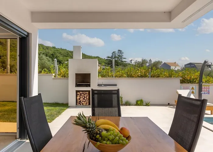 Luxury Apartment Marco Polo With A Private Swimming Pool With Salt Sea Water