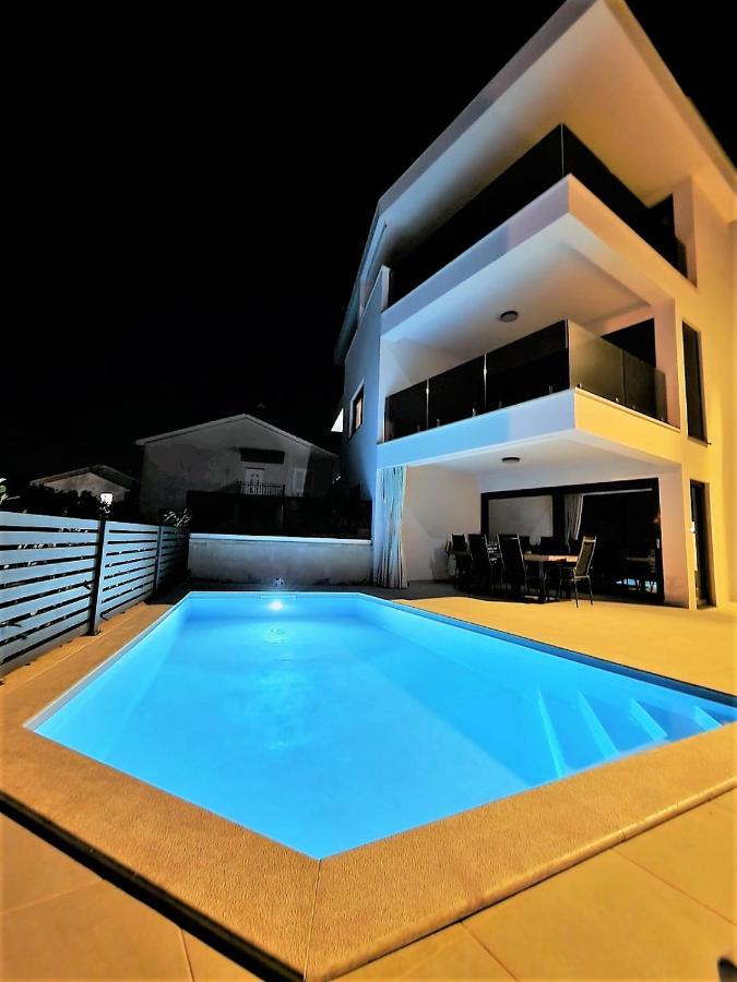 Luxury Marco Polo With A Private Swimming Pool With Salt Sea Water * Punat