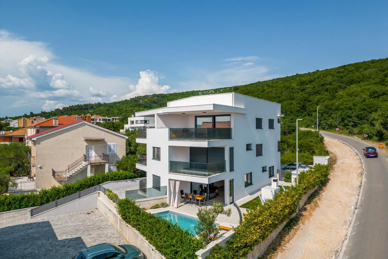 Apartment Luxury Marco Polo With A Private Swimming Pool With Salt Sea Water Punat