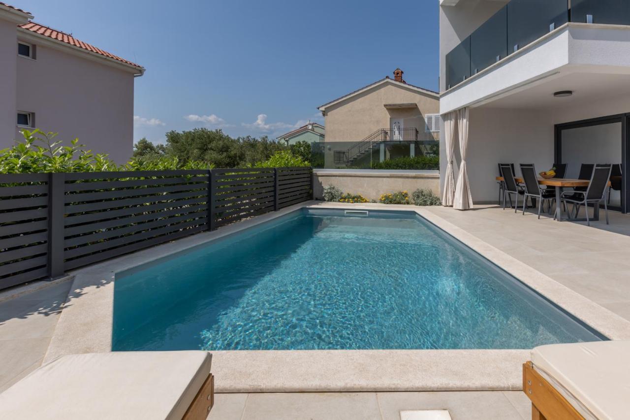 Apartment Luxury Marco Polo With A Private Swimming Pool With Salt Sea Water