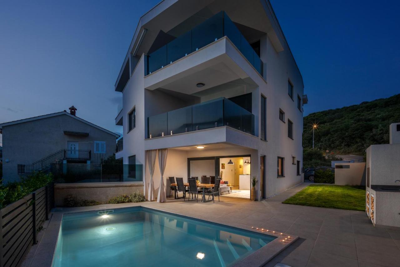 Apartment Luxury Marco Polo With A Private Swimming Pool With Salt Sea Water