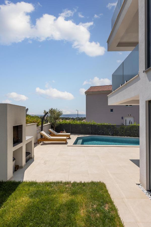 Apartment Luxury Marco Polo With A Private Swimming Pool With Salt Sea Water Punat